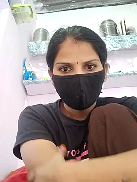 Snapshot of poojam93 chatting on 11/18/25, 08:41 poojam93 online show from 11/18/25, 08:41