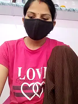 Snapshot of poojam93 chatting on 11/22/25, 03:27 poojam93 online show from 11/22/25, 03:27