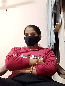 Snapshot of poojam93 chatting on 12/15/25, 03:27 poojam93 online show from 12/15/25, 03:27