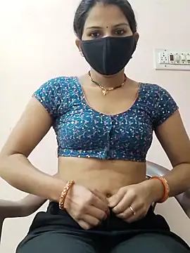 Snapshot of poojam93 chatting on 12/17/25, 03:45 poojam93 online show from 12/17/25, 03:45