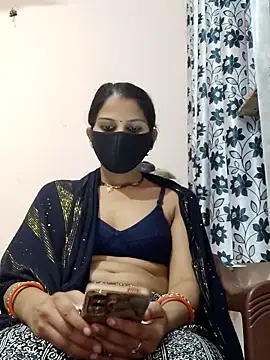 Snapshot of poojam93 chatting on 12/18/25, 10:10 poojam93 online show from 12/18/25, 10:10