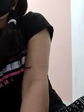 Snapshot of poojam93 chatting on 02/09/26, 06:06 poojam93 online show from 02/09/26, 06:06