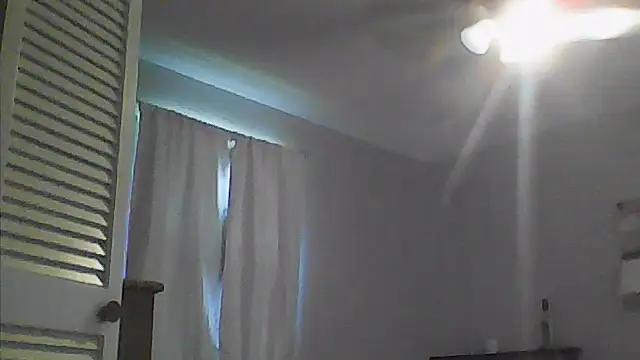 sarahkat86 online show from 04/24/26, 10:01