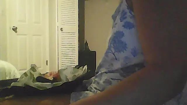 sarahkat86 online show from 05/05/26, 12:29