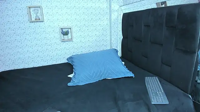 lisa logan online show from 11/08/25, 04:01