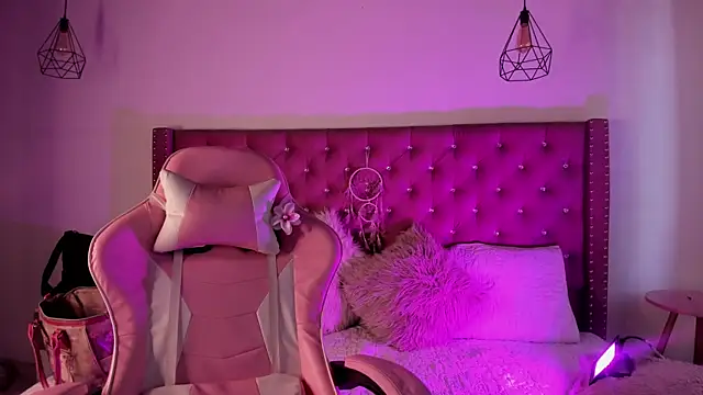 Jade rey  online show from 09/25/25, 08:34