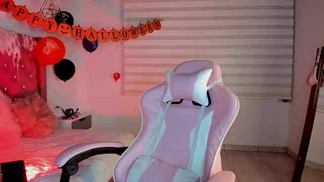 Jade rey  online show from 10/30/25, 02:46