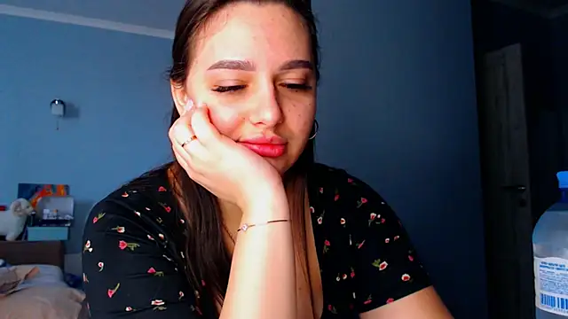 NikiWhite online show from 10/18/25, 09:43