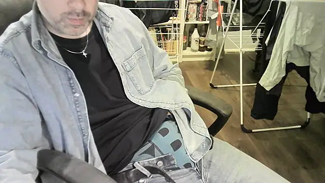 Snapshot of Chrisprngr chatting on 09/27/25, 08:14 Chrisprngr online show from 09/27/25, 08:14