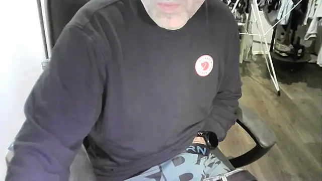 Snapshot of Chrisprngr chatting on 03/05/26, 09:44 Chrisprngr online show from 03/05/26, 09:44