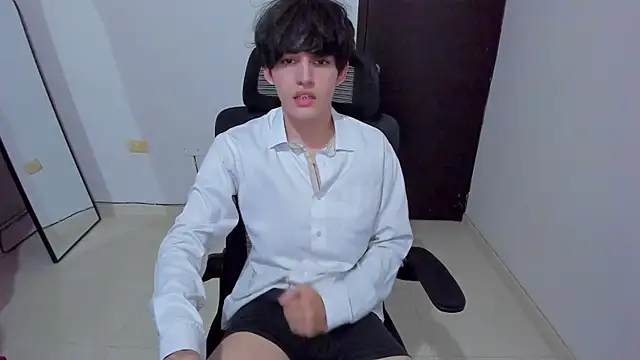 Snapshot of eren_188 chatting on 05/07/26, 12:27 eren 188 online show from 05/07/26, 12:27