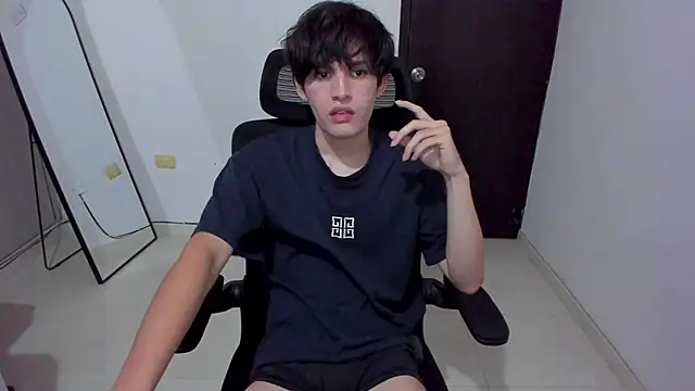 Snapshot of eren_188 chatting on 05/15/26, 03:35 eren 188 online show from 05/15/26, 03:35
