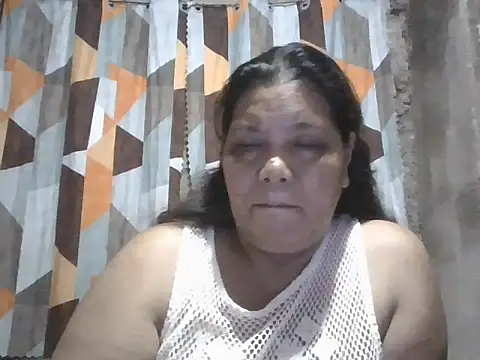 Snapshot of xxbernxxx chatting on 05/15/26, 12:34 xxbernxxx online show from 05/15/26, 12:34