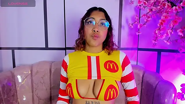 Olivejoness online show from 10/22/25, 04:57