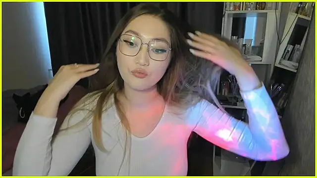 lyra x online show from 10/27/25, 05:00