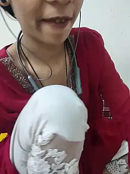 Snapshot of Anjana_Lovely chatting on 10/18/25, 07:31 Anjana Lovely online show from 10/18/25, 07:31
