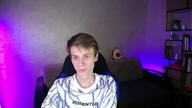 Snapshot of yes_cute_boy_ chatting on 10/20/25, 11:27 yes cute boy online show from 10/20/25, 11:27