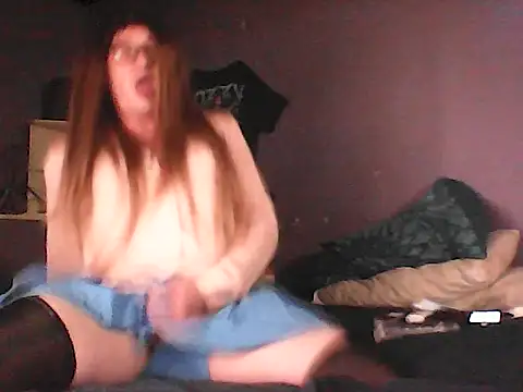 Snapshot of cdsissy1777 chatting on 11/02/25, 01:19 cdsissy1777 online show from 11/02/25, 01:19