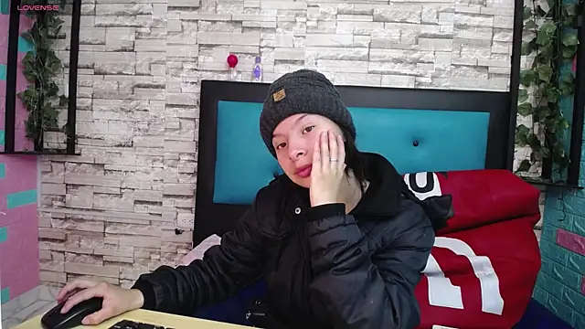 Snapshot of maily_can chatting on 09/09/25, 12:26 maily can online show from 09/09/25, 12:26