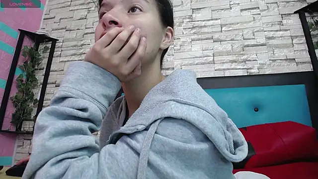 Snapshot of maily_can chatting on 09/10/25, 01:11 maily can online show from 09/10/25, 01:11