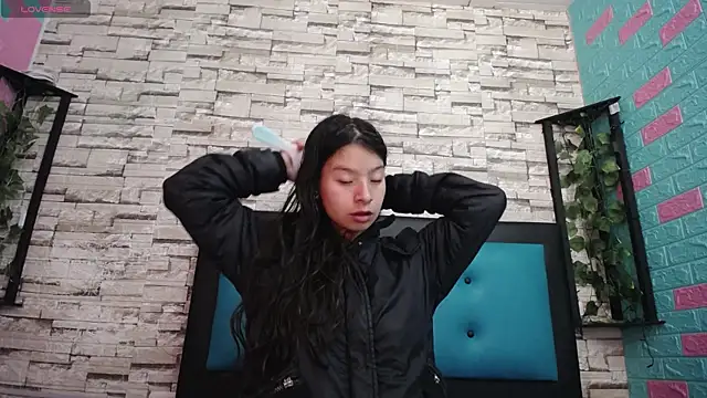 Snapshot of maily_can chatting on 09/18/25, 12:18 maily can online show from 09/18/25, 12:18