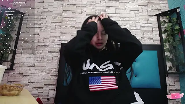 Snapshot of maily_can chatting on 10/03/25, 12:35 maily can online show from 10/03/25, 12:35