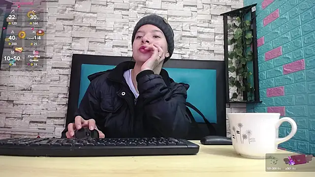 Snapshot of maily_can chatting on 10/04/25, 12:25 maily can online show from 10/04/25, 12:25