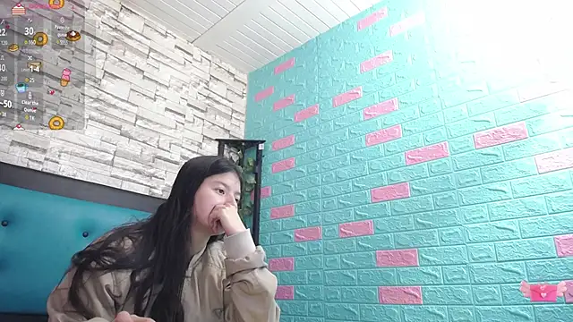 Snapshot of maily_can chatting on 10/06/25, 12:35 maily can online show from 10/06/25, 12:35