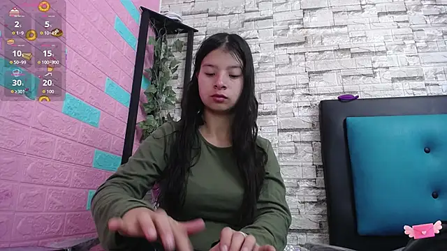 Snapshot of maily_can chatting on 11/06/25, 12:50 maily can online show from 11/06/25, 12:50