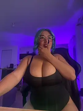 Snapshot of HATSUNE__ chatting on 09/15/25, 07:08 HATSUNE   online show from 09/15/25, 07:08