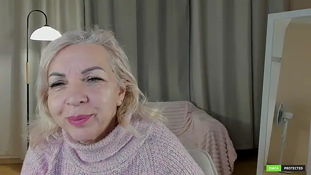 LiliaMoons online show from 12/02/25, 10:20