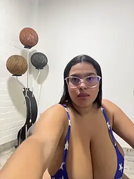 Snapshot of nathalia_correa chatting on 11/04/25, 01:59 nathalia correa online show from 11/04/25, 01:59
