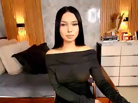 Snapshot of MiaFuckingWill chatting on 04/24/26, 10:39 MiaFuckingWill online show from 04/24/26, 10:39