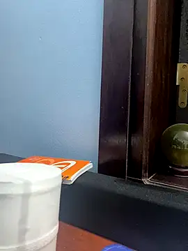 lahungdj12 online show from 10/25/25, 02:13