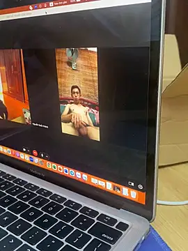 Snapshot of lahungdj12 chatting on 03/13/26, 10:11 lahungdj12 online show from 03/13/26, 10:11