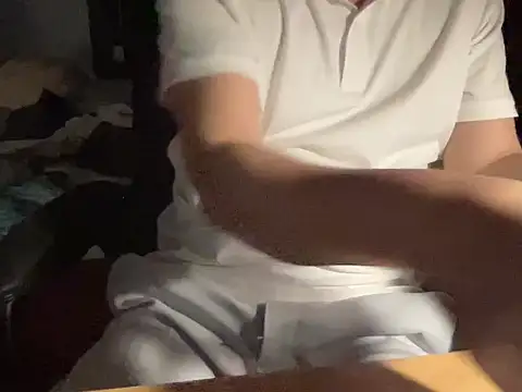 Snapshot of lahungdj12 chatting on 03/17/26, 04:39 lahungdj12 online show from 03/17/26, 04:39