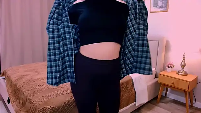 Snapshot of lil_angel_ chatting on 02/09/26, 02:32 lil angel online show from 02/09/26, 02:32