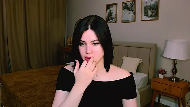 Snapshot of lil_angel_ chatting on 02/11/26, 11:32 lil angel online show from 02/11/26, 11:32