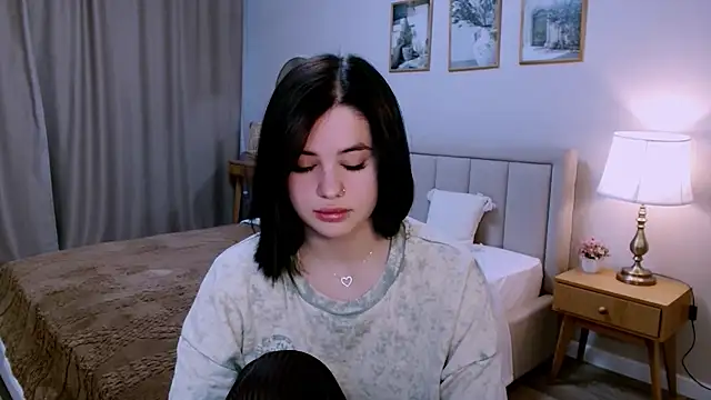 Snapshot of lil_angel_ chatting on 02/13/26, 11:17 lil angel online show from 02/13/26, 11:17