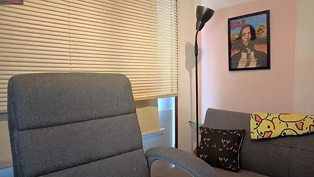 Snapshot of SujannaVarma_ chatting on 11/29/25, 08:34 SujannaVarma online show from 11/29/25, 08:34