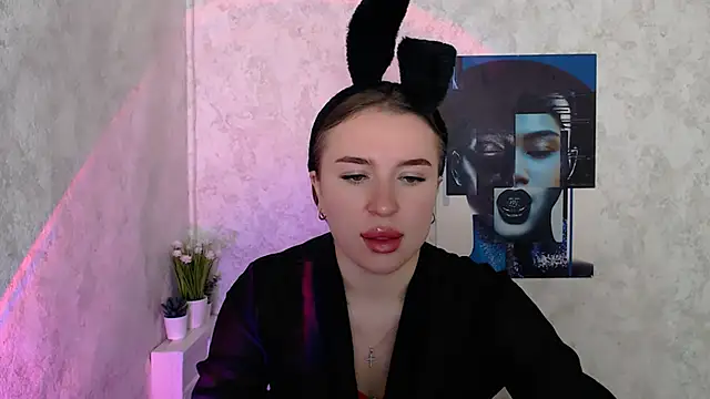 Snapshot of JuliaTopp_ chatting on 09/30/25, 05:23 JuliaTopp  online show from 09/30/25, 05:23