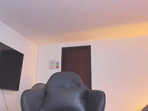 Snapshot of RJBarto chatting on 09/19/25, 08:20 RJBarto online show from 09/19/25, 08:20