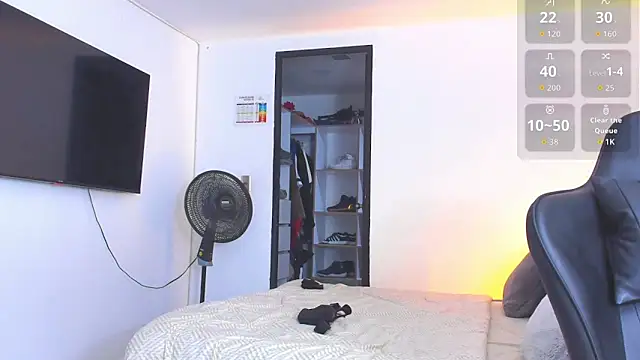 Snapshot of RJBarto chatting on 10/17/25, 04:48 RJBarto online show from 10/17/25, 04:48