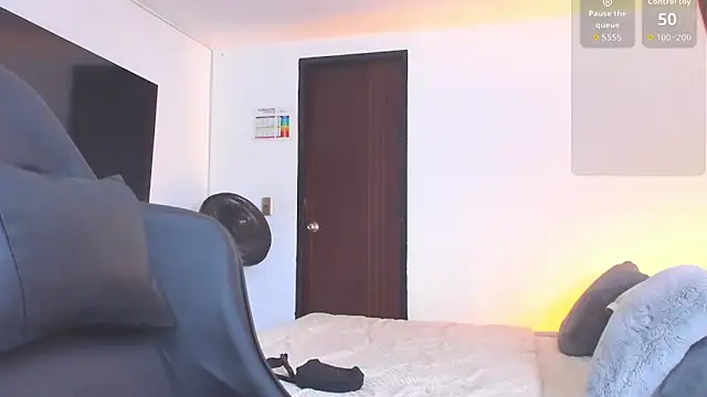 Snapshot of RJBarto chatting on 10/17/25, 06:21 RJBarto online show from 10/17/25, 06:21