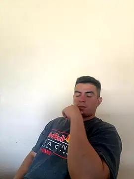 Snapshot of RJBarto chatting on 11/04/25, 02:16 RJBarto online show from 11/04/25, 02:16