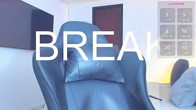 Snapshot of RJBarto chatting on 11/09/25, 06:39 RJBarto online show from 11/09/25, 06:39