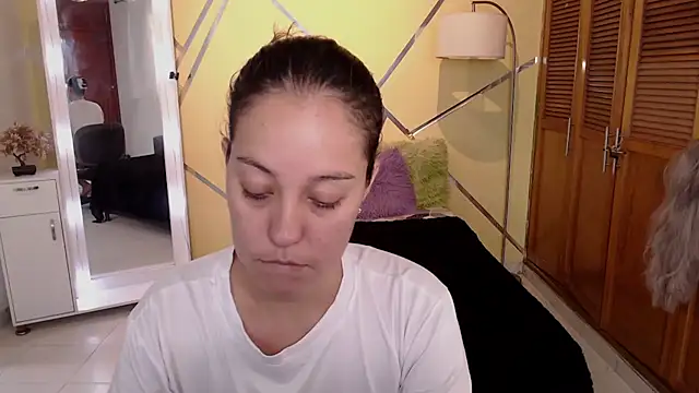 shirleyrojas online show from 12/15/25, 09:30