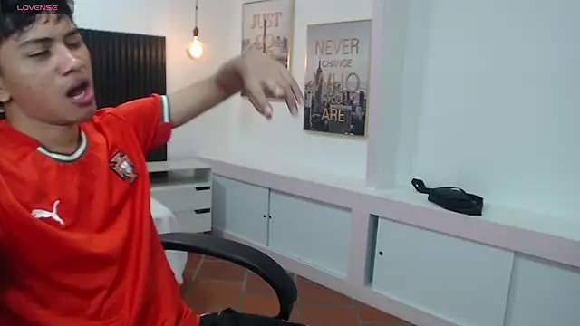 markbowie online show from 11/30/25, 02:21