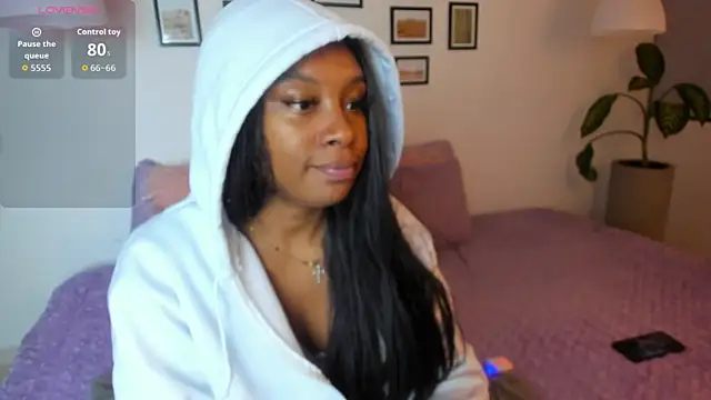 Coco joness online show from 11/23/25, 07:57