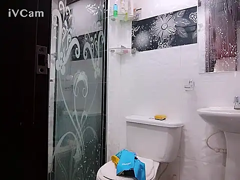 Snapshot of Masterblue_hot chatting on 09/22/25, 04:53 Masterblue hot online show from 09/22/25, 04:53